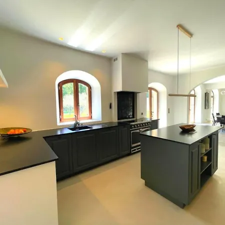 Exotic 4 Bedroom Near Aix En Provence Villa Nice