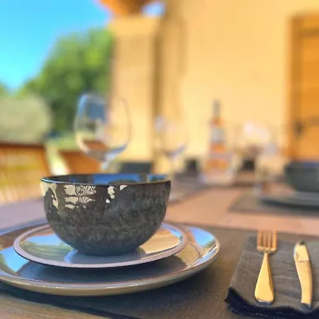 Exotic 4 Bedroom Near Aix En Provence וילה *