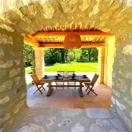 Exotic 4 Bedroom Near Aix En Provence Villa Nizza