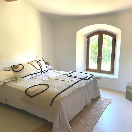 Exotic 4 Bedroom Near Aix En Provence *