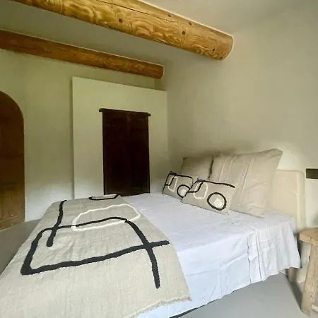 Exotic 4 Bedroom Near Aix En Provence *